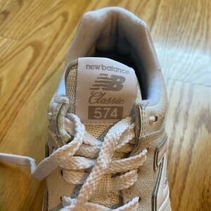 Woman’s New Balance 574 8.5